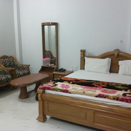 Dynasty Guest House Варанаси Экстерьер фото